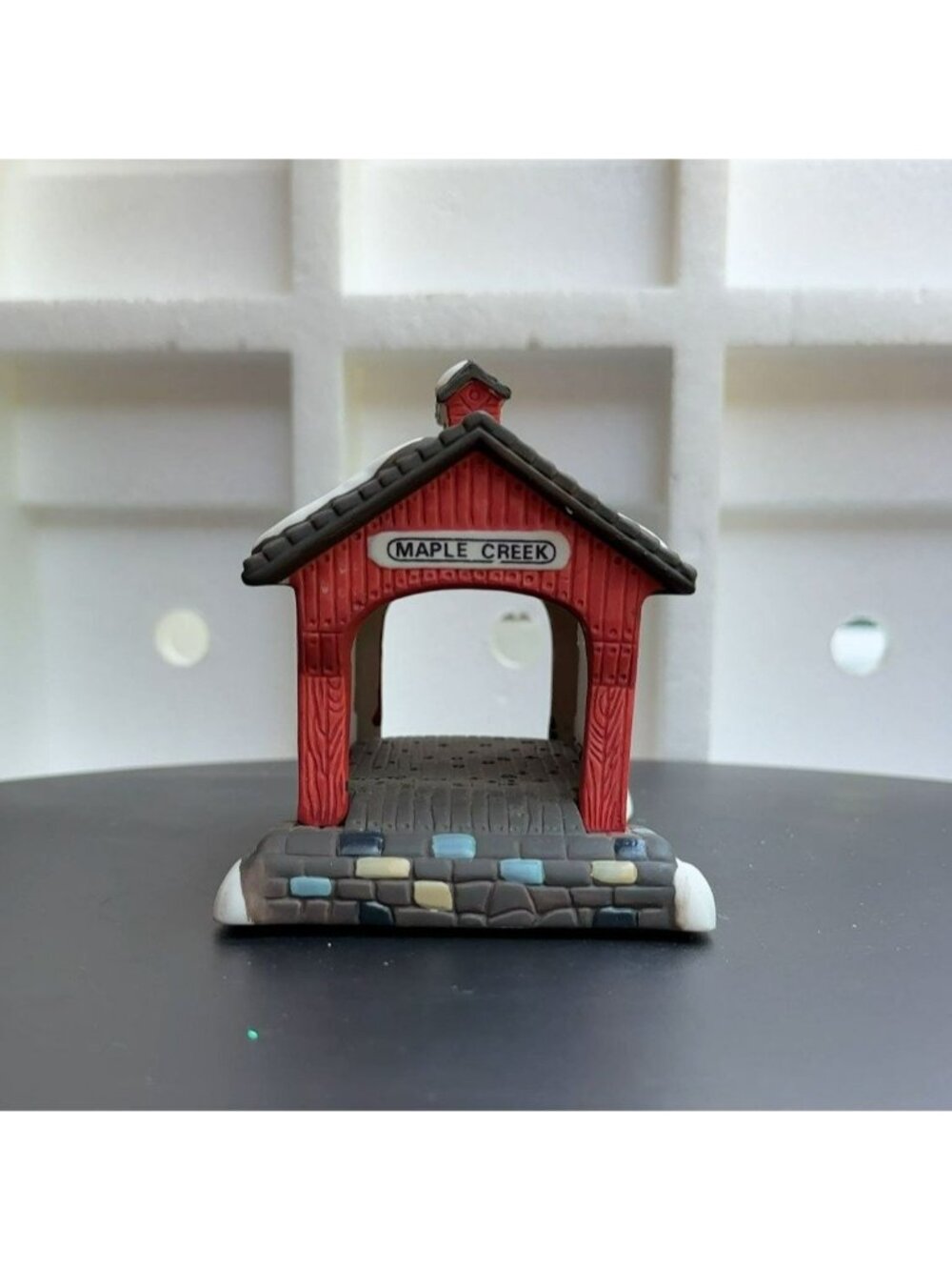 Dept 56 Red Covered Bridge, New England Village Christmas Accessory - 1988 - Picture 5 of 11